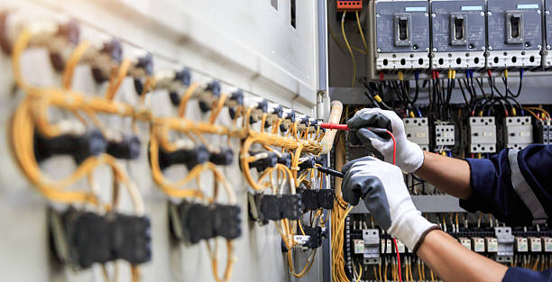 Professional Electrician technician working in Malakoff, TX